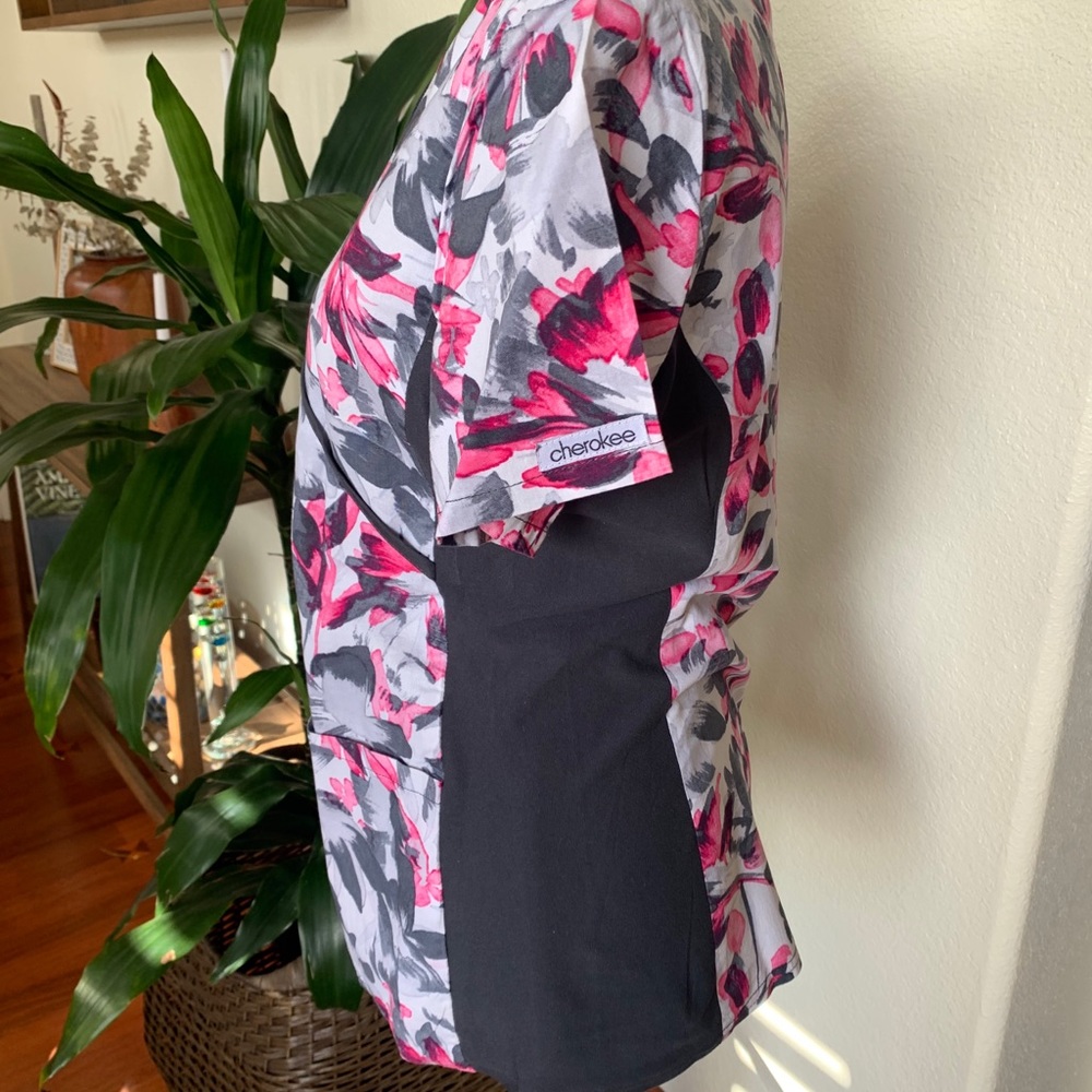 Scrub top - Picture 3 of 3